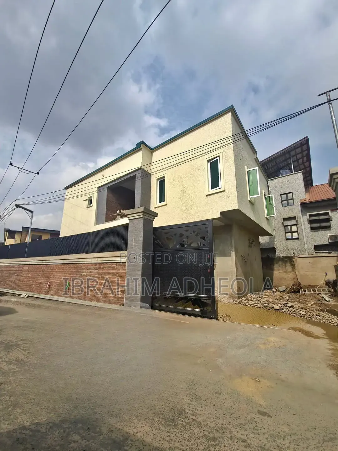 3bdrm Duplex in Gbagada Phase1 for sale