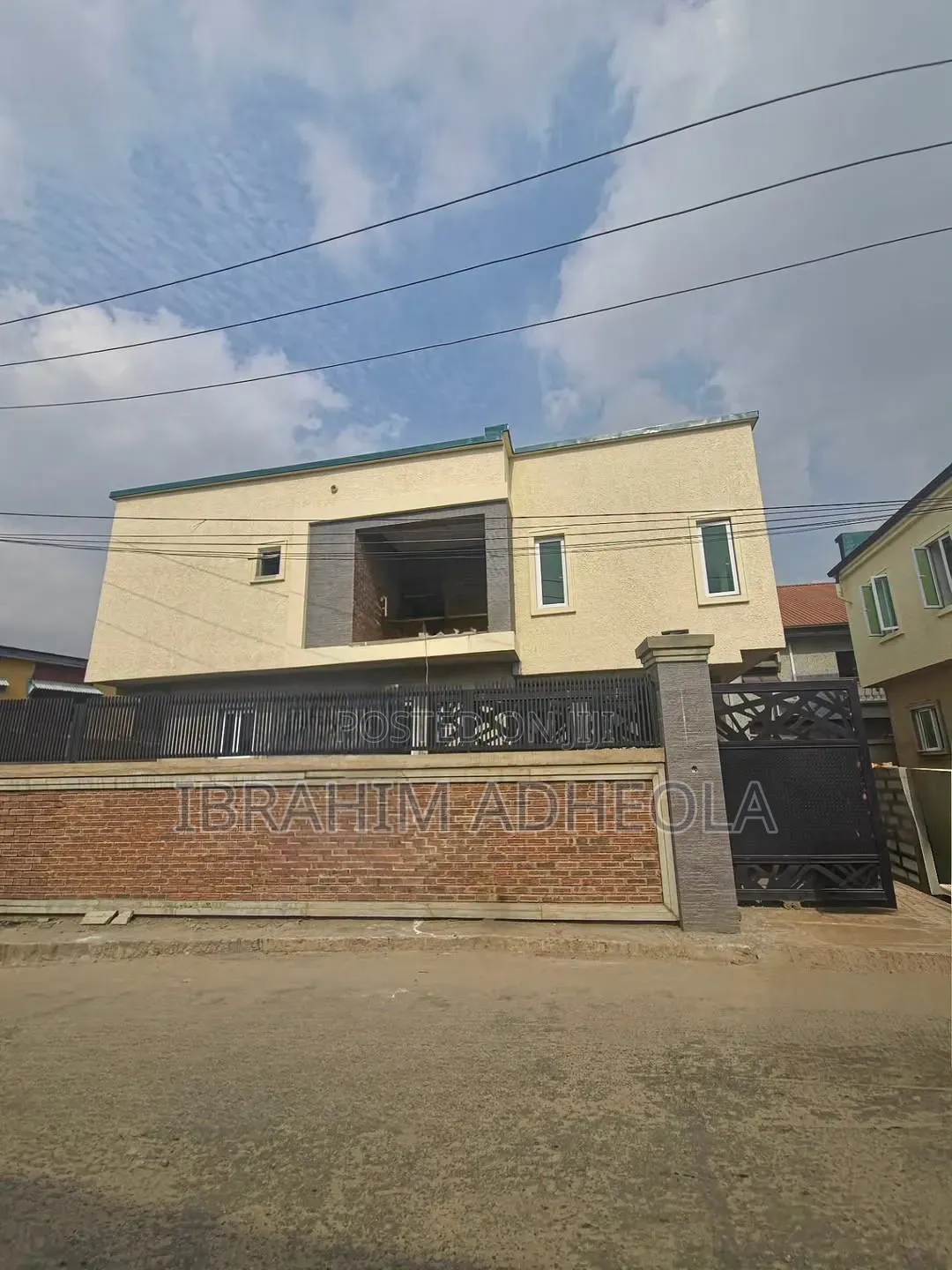 3bdrm Duplex in Gbagada Phase1 for sale