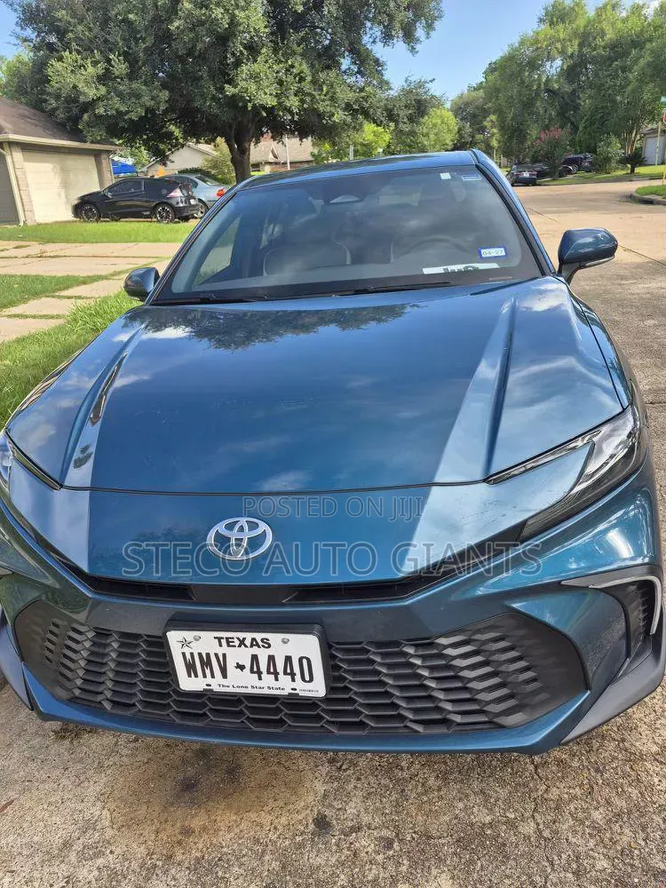 Toyota Camry 2025 Blue