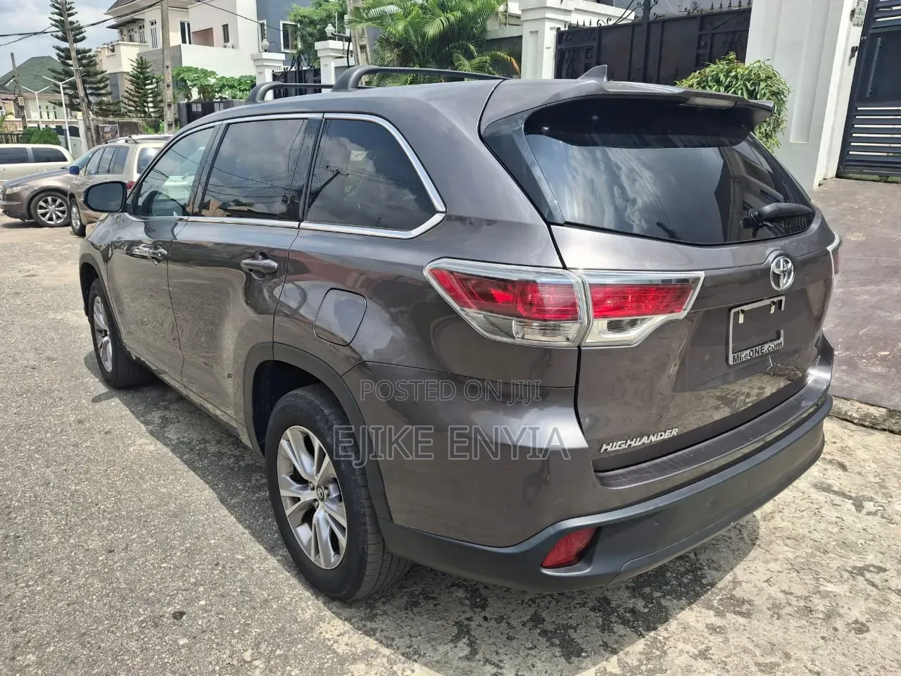 Toyota Highlander LE Plus V6 4x2 (3.5L 6cyl 6A) 2016 Gray