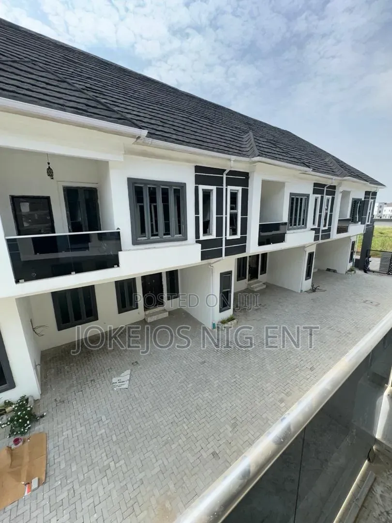 4bdrm Townhouse/Terrace in Royal Pine Estate, Lafiaji for sale