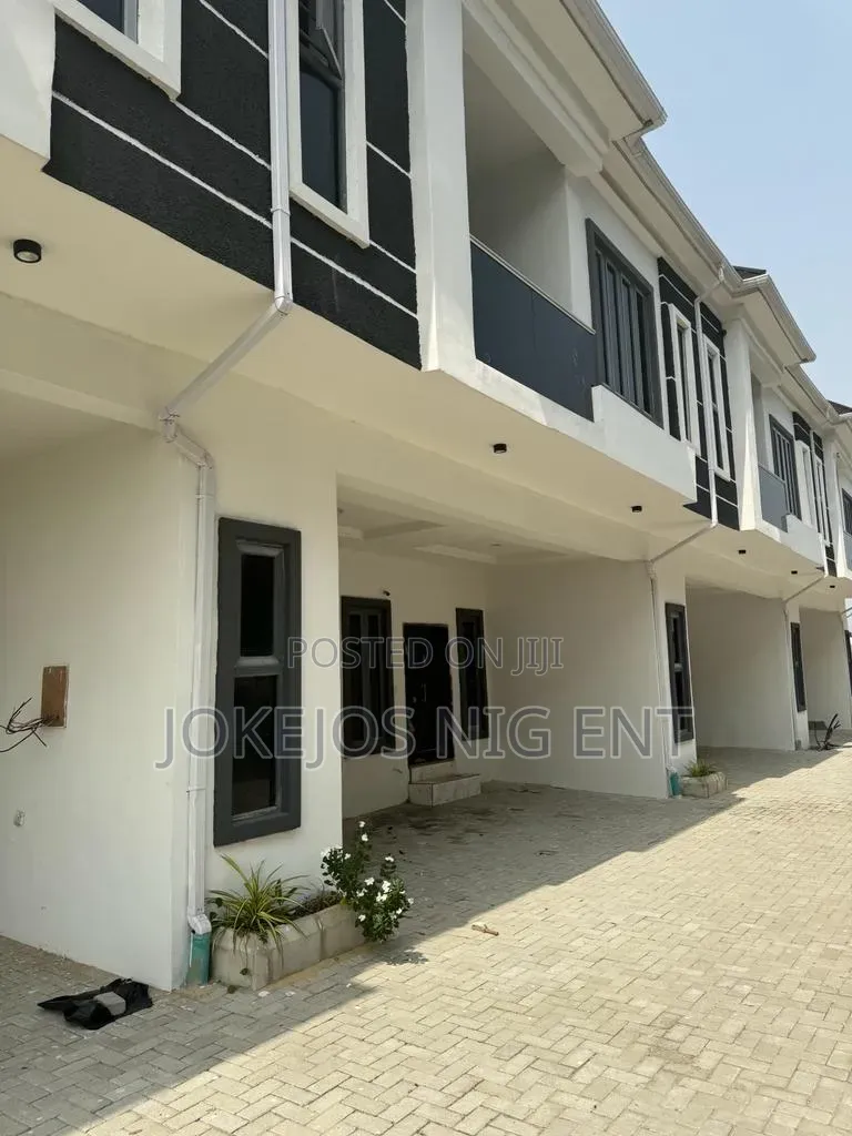 4bdrm Townhouse/Terrace in Royal Pine Estate, Lafiaji for sale