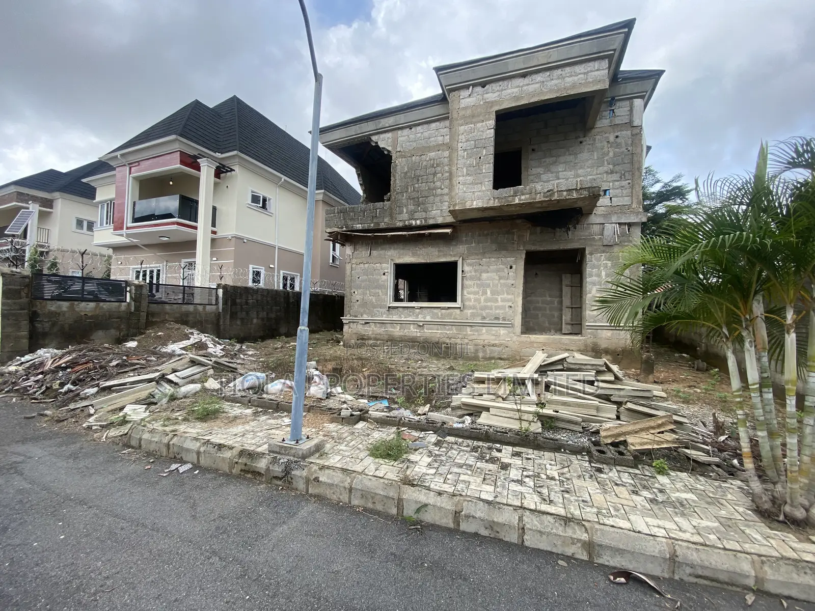 4bdrm Duplex in Pleasant View Estate, Sabon Lugbe for sale