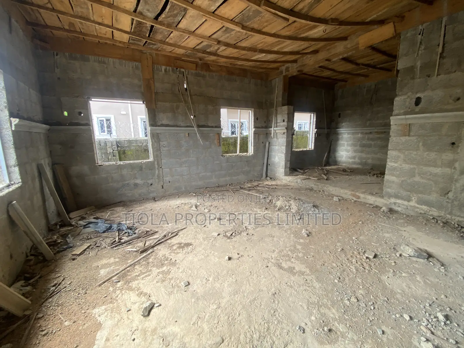 4bdrm Duplex in Pleasant View Estate, Sabon Lugbe for sale