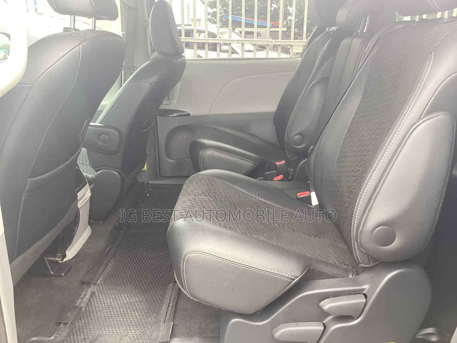 Toyota Sienna SE 8 Passenger 2011 Blue