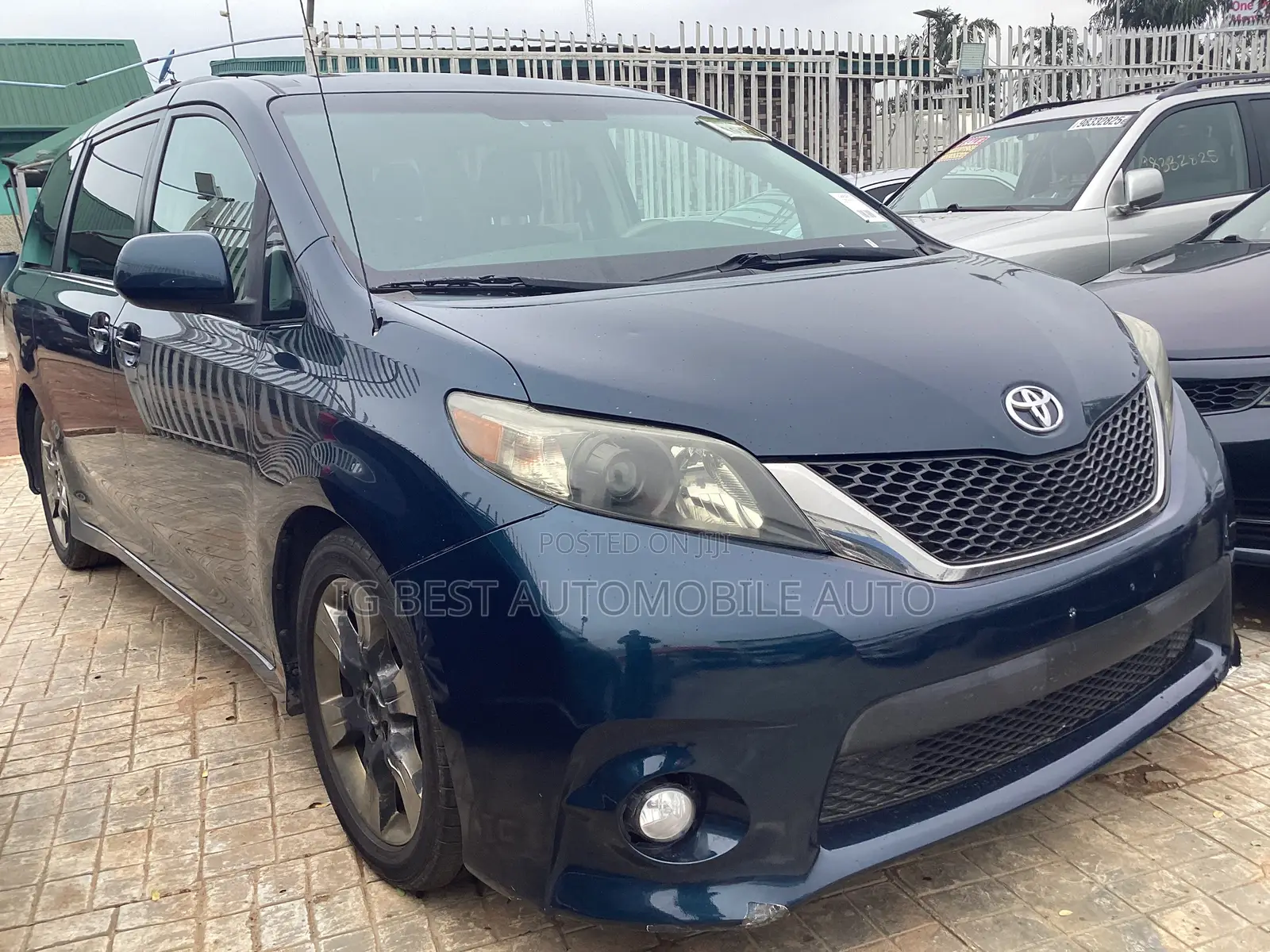 Toyota Sienna SE 8 Passenger 2011 Blue