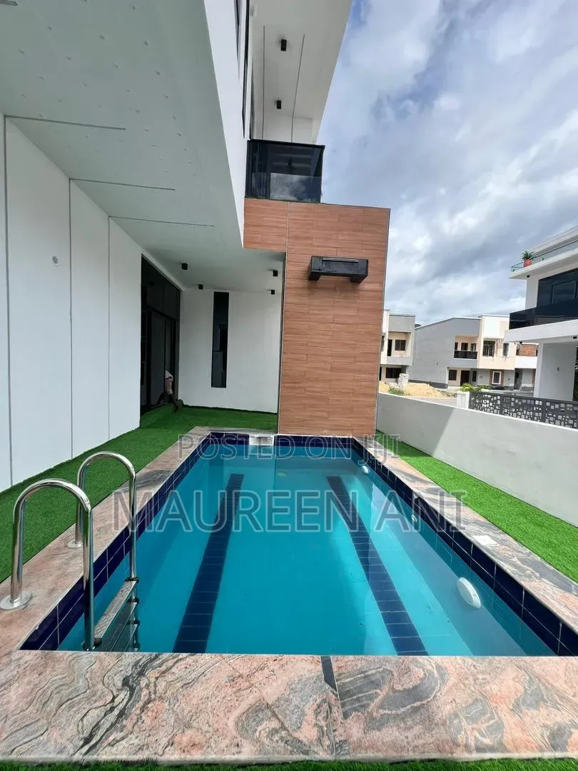 5bdrm Duplex in Cheron, Chevron for sale