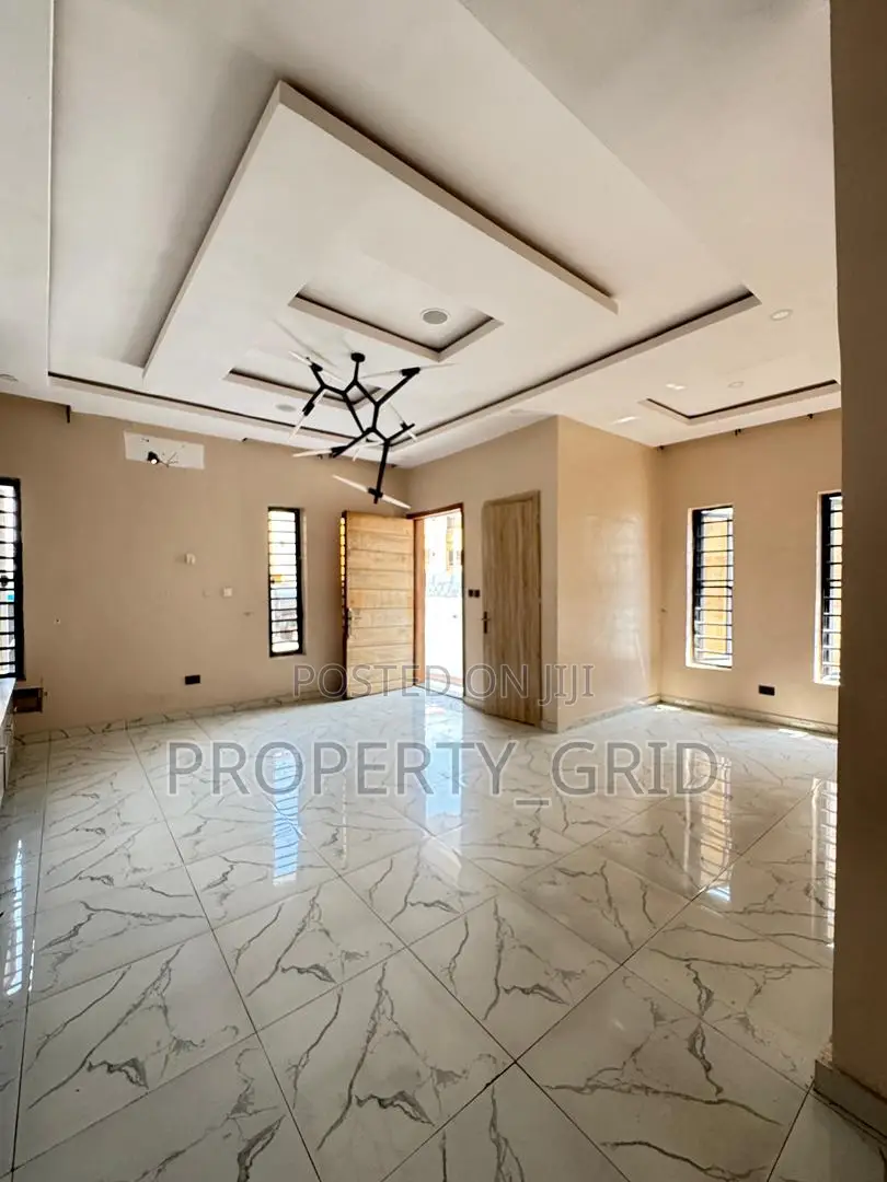 4bdrm Duplex in Ikota Estate for sale