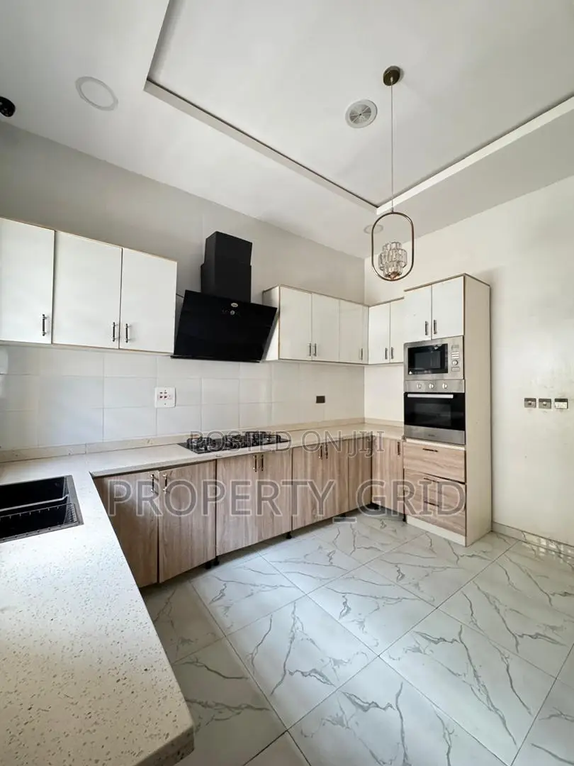 4bdrm Duplex in Ikota Estate for sale