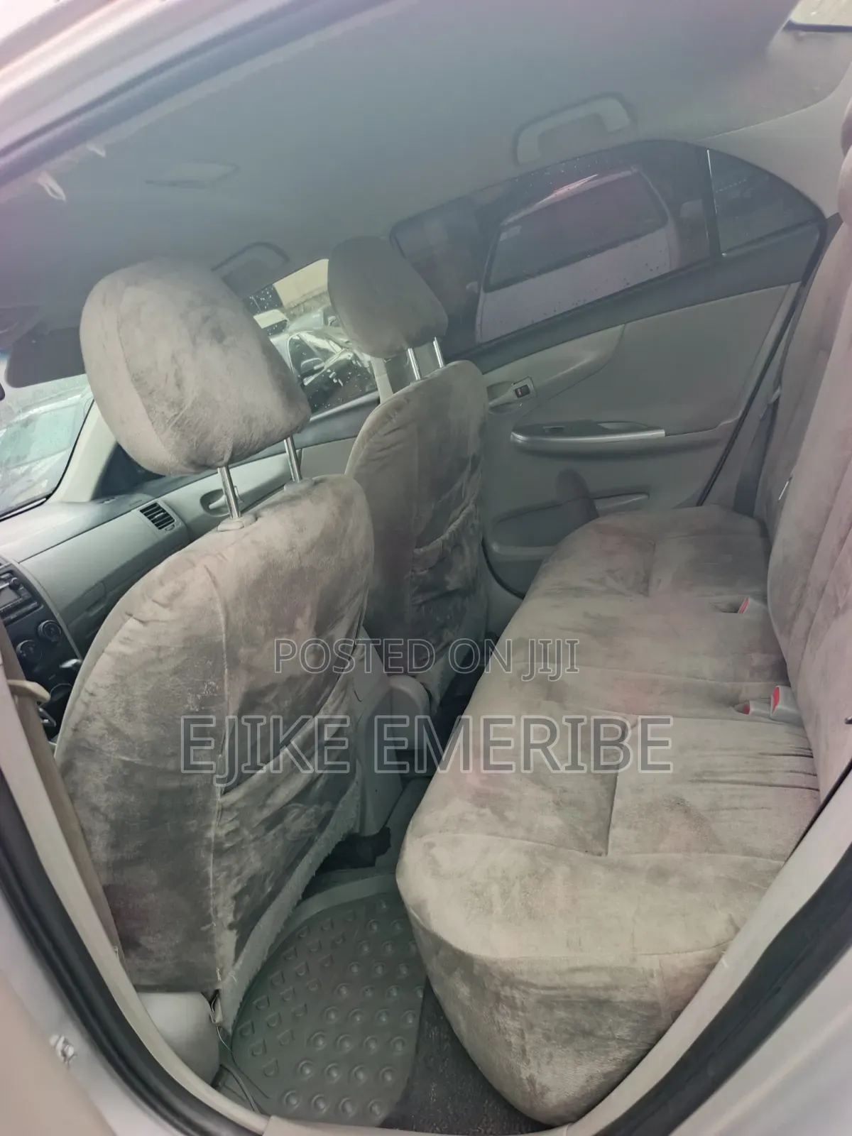 Toyota Corolla L 4dr Sedan (1.8L 4cyl 5M) 2013 Silver
