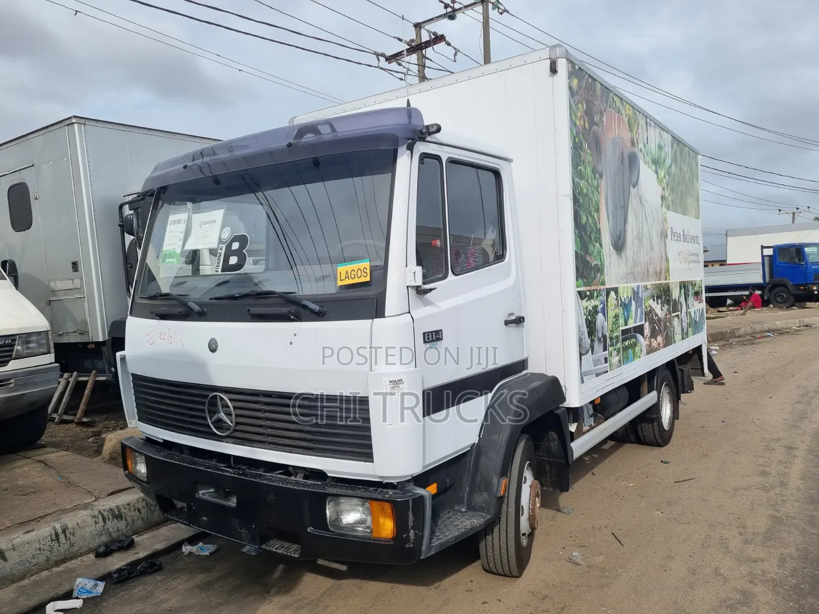 Mercedes 814 Container Truck [Lift Gate]