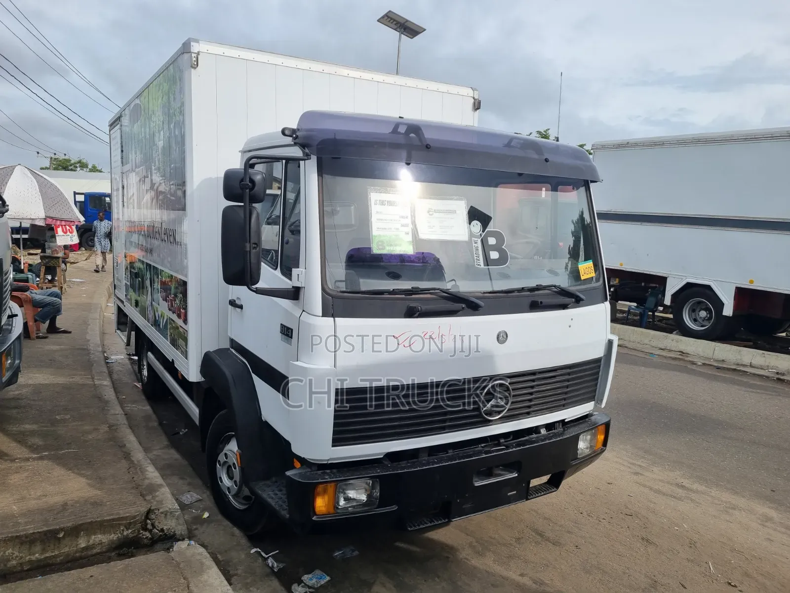Mercedes 814 Container Truck [Lift Gate]