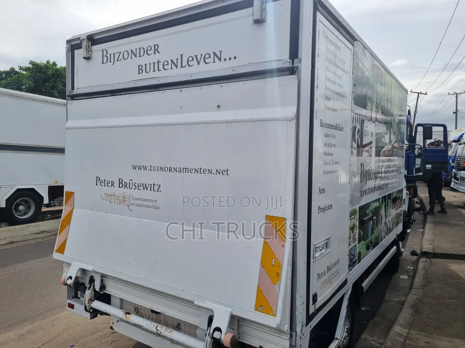 Mercedes 814 Container Truck [Lift Gate]