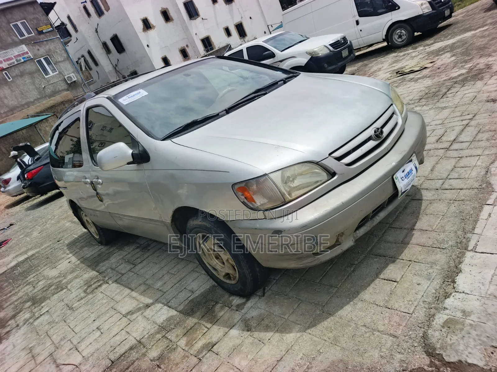 Toyota Sienna XLE 2002 Gold