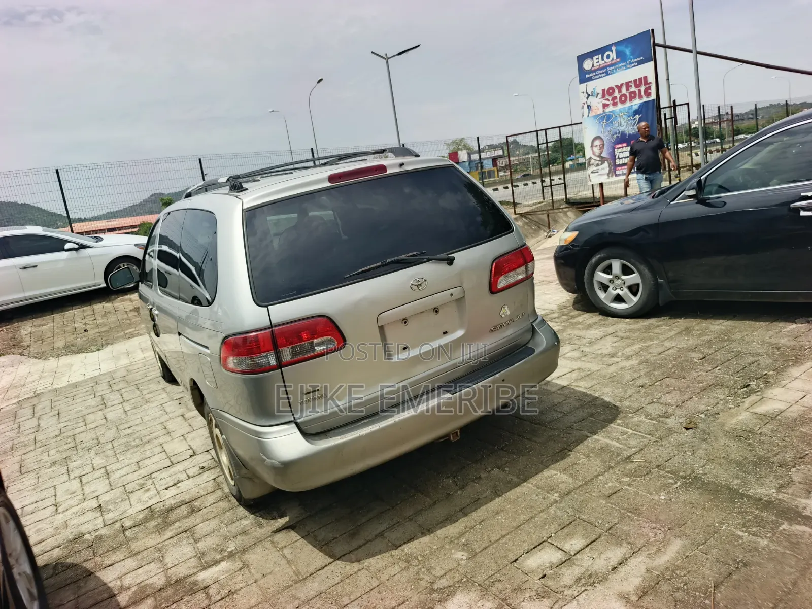 Toyota Sienna XLE 2002 Gold