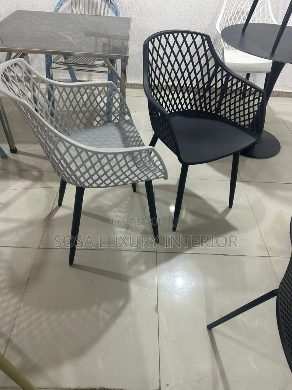 Modern Lattice Plastic Restaurant Chair (Black Grey)