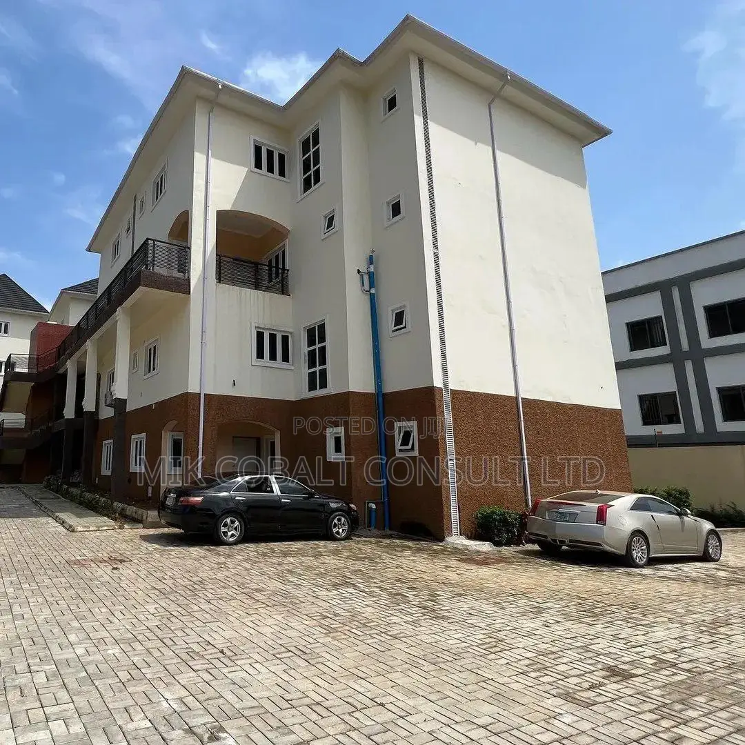 3bdrm Townhouse / Terrace in Diplomatic Zone, Katampe Extension
