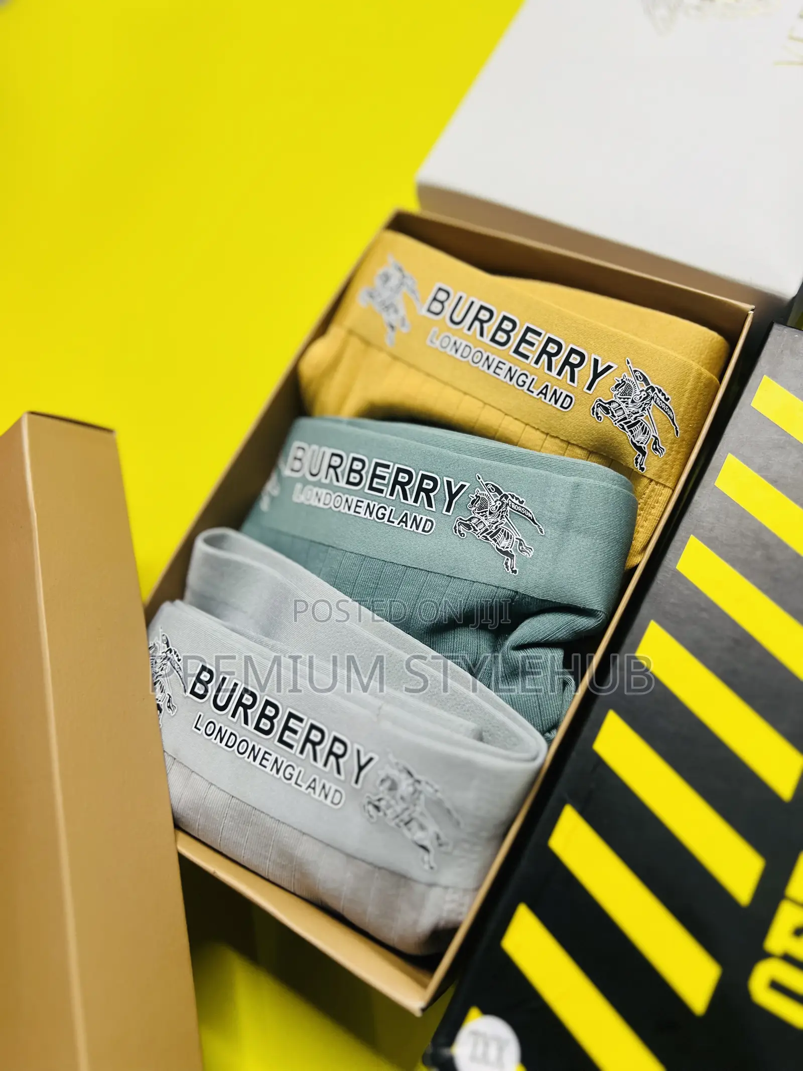 Burberry 5 In 1 Luxury Socks / 3 In 1 Boxers