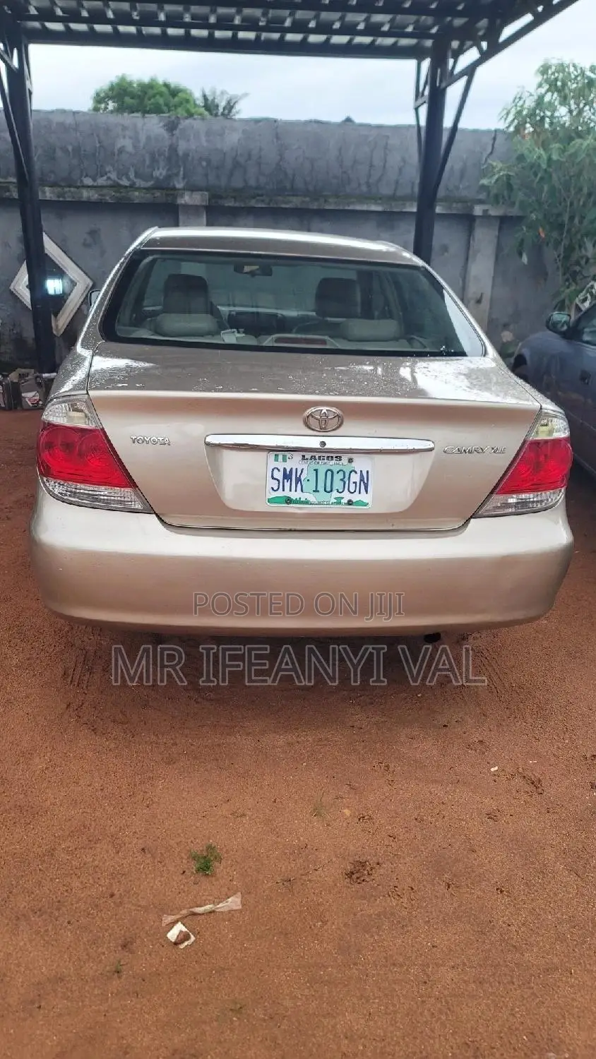 Toyota Camry XLE 4dr Sedan (2.4L 4cyl 5A) 2006 Gold