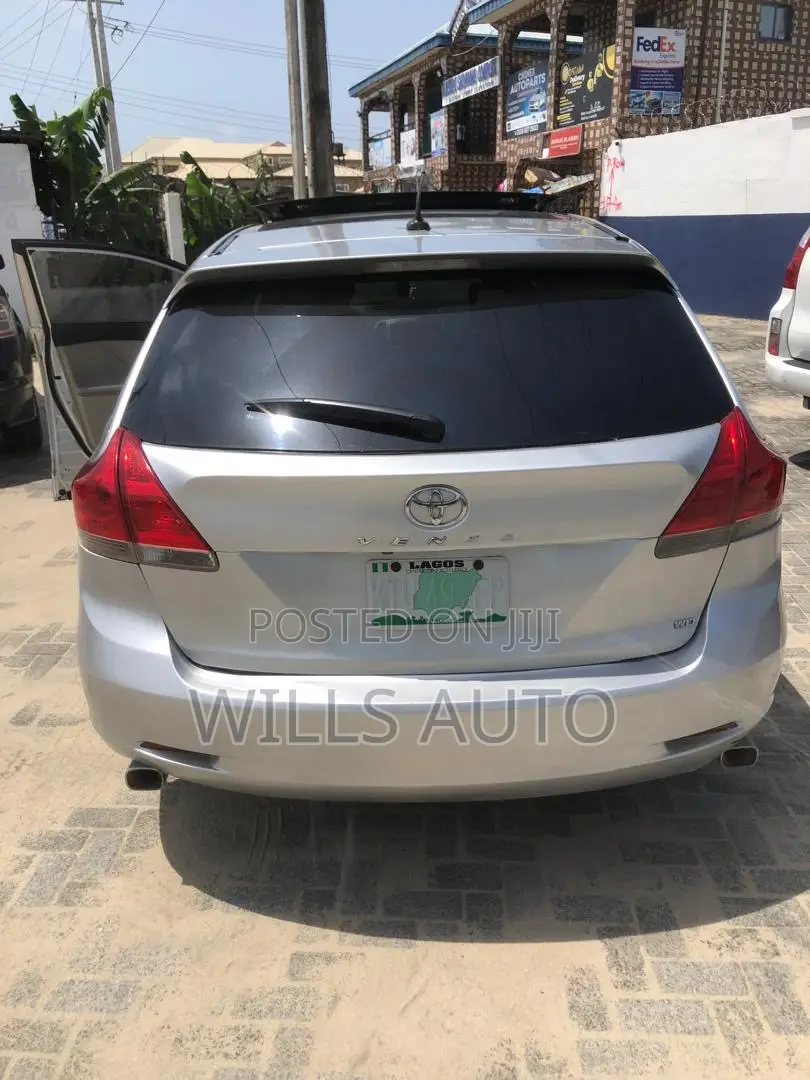 Toyota Venza 2012 Silver
