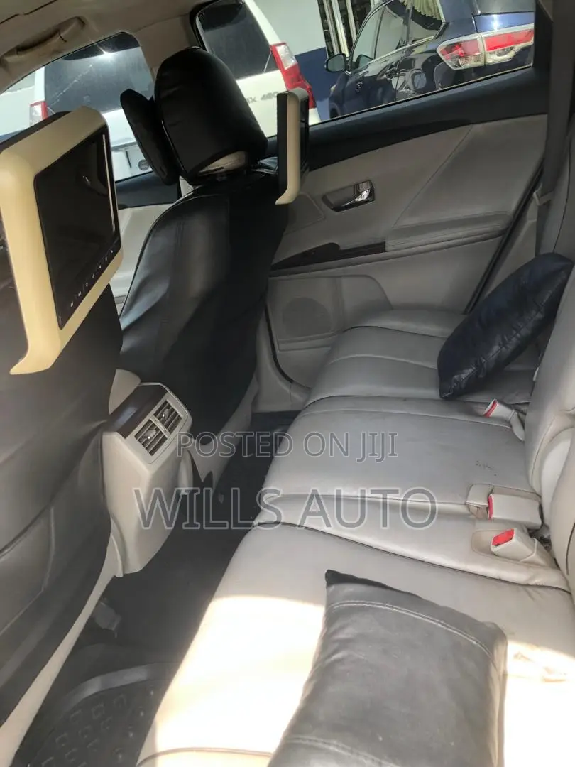 Toyota Venza 2012 Silver