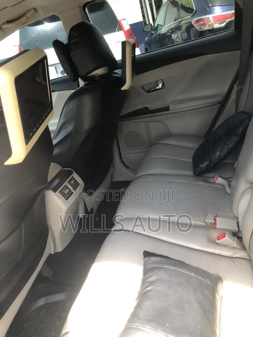 Toyota Venza 2012 Silver