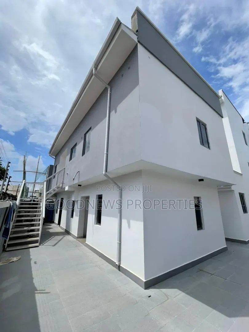 5bdrm Duplex in Lekki Phase 1 Lagos for sale