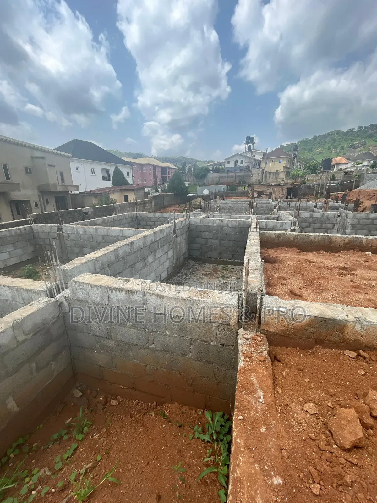 5bdrm Duplex in Dawaki for sale