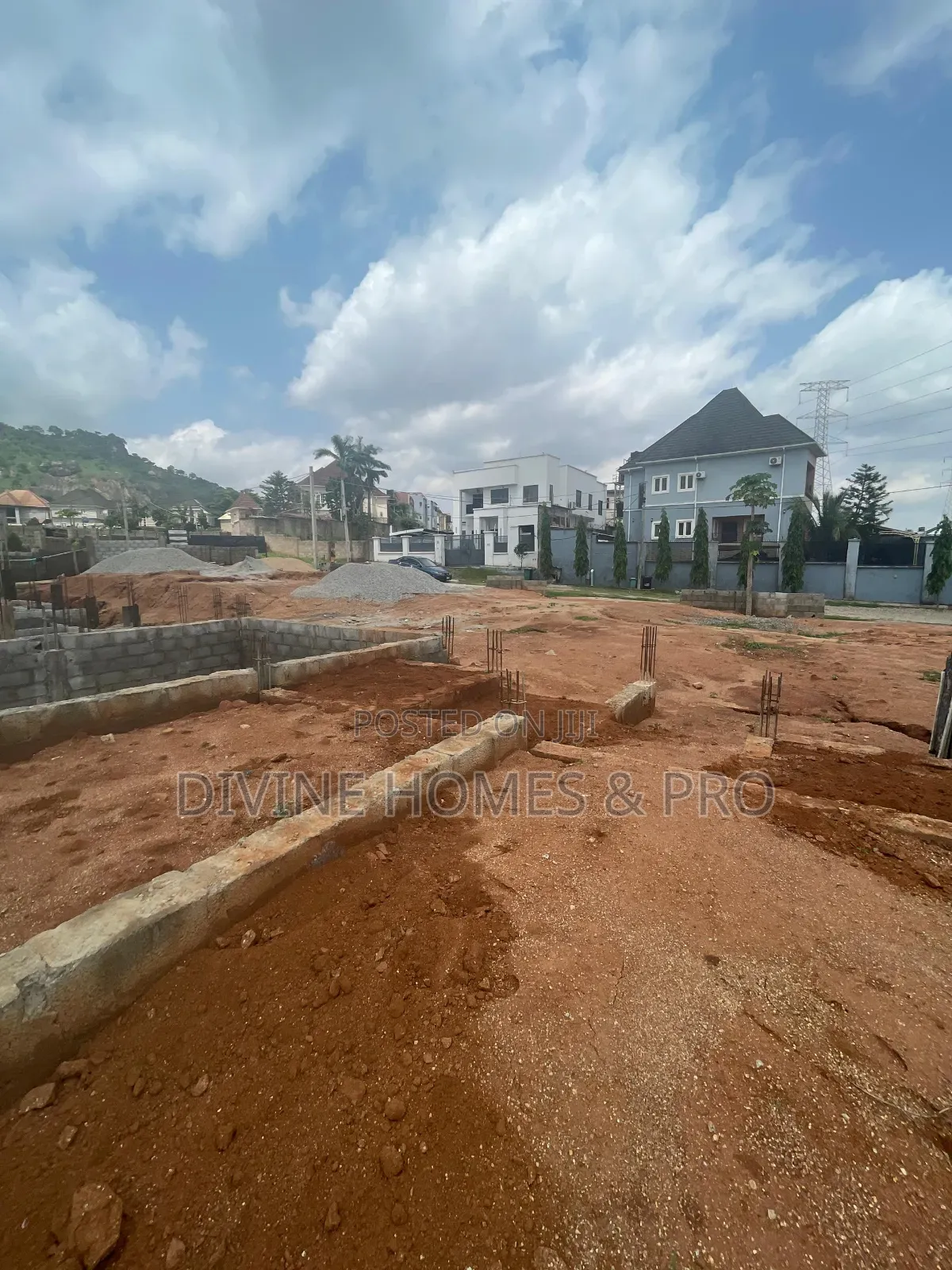 5bdrm Duplex in Dawaki for sale