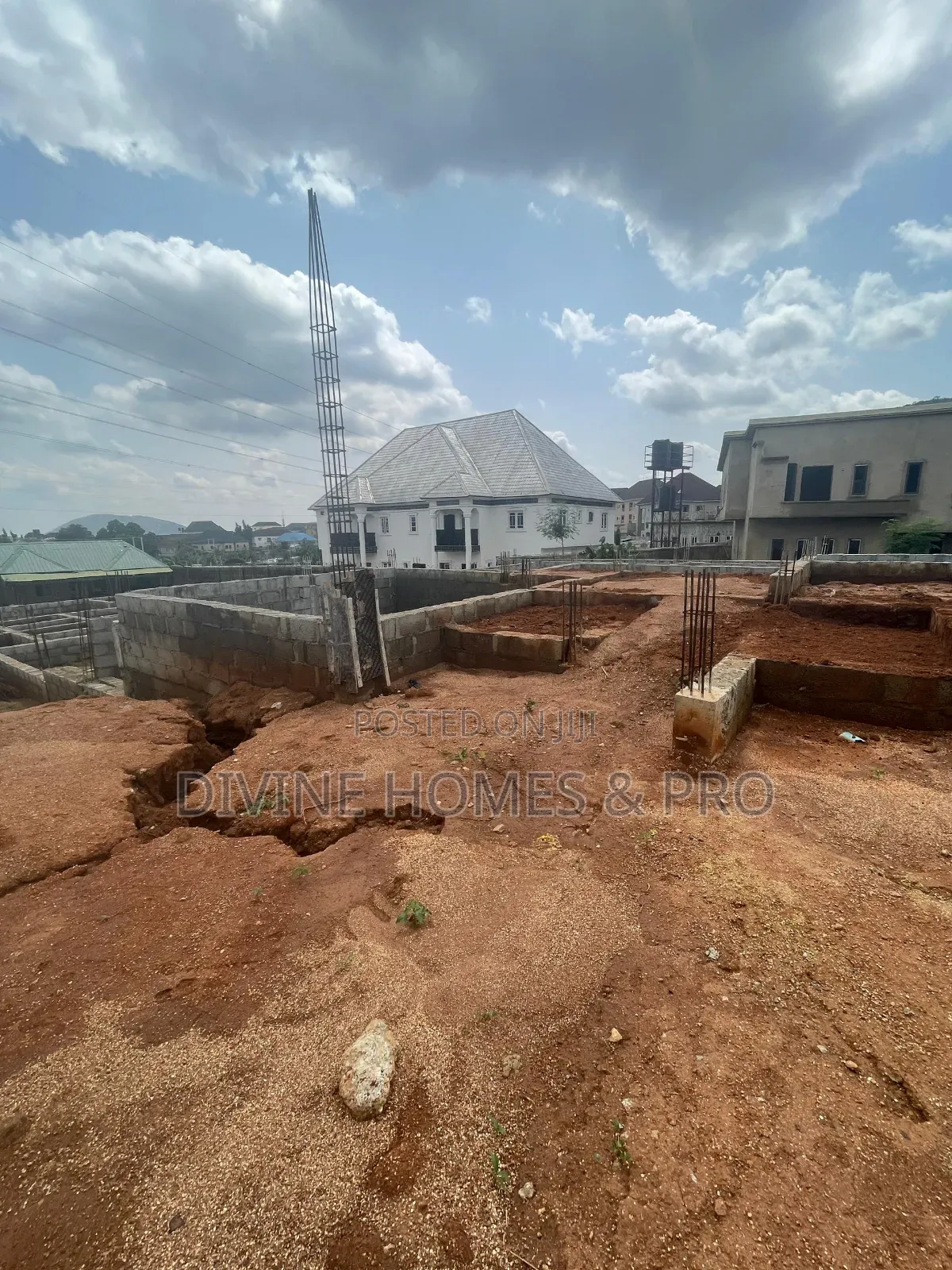 5bdrm Duplex in Dawaki for sale
