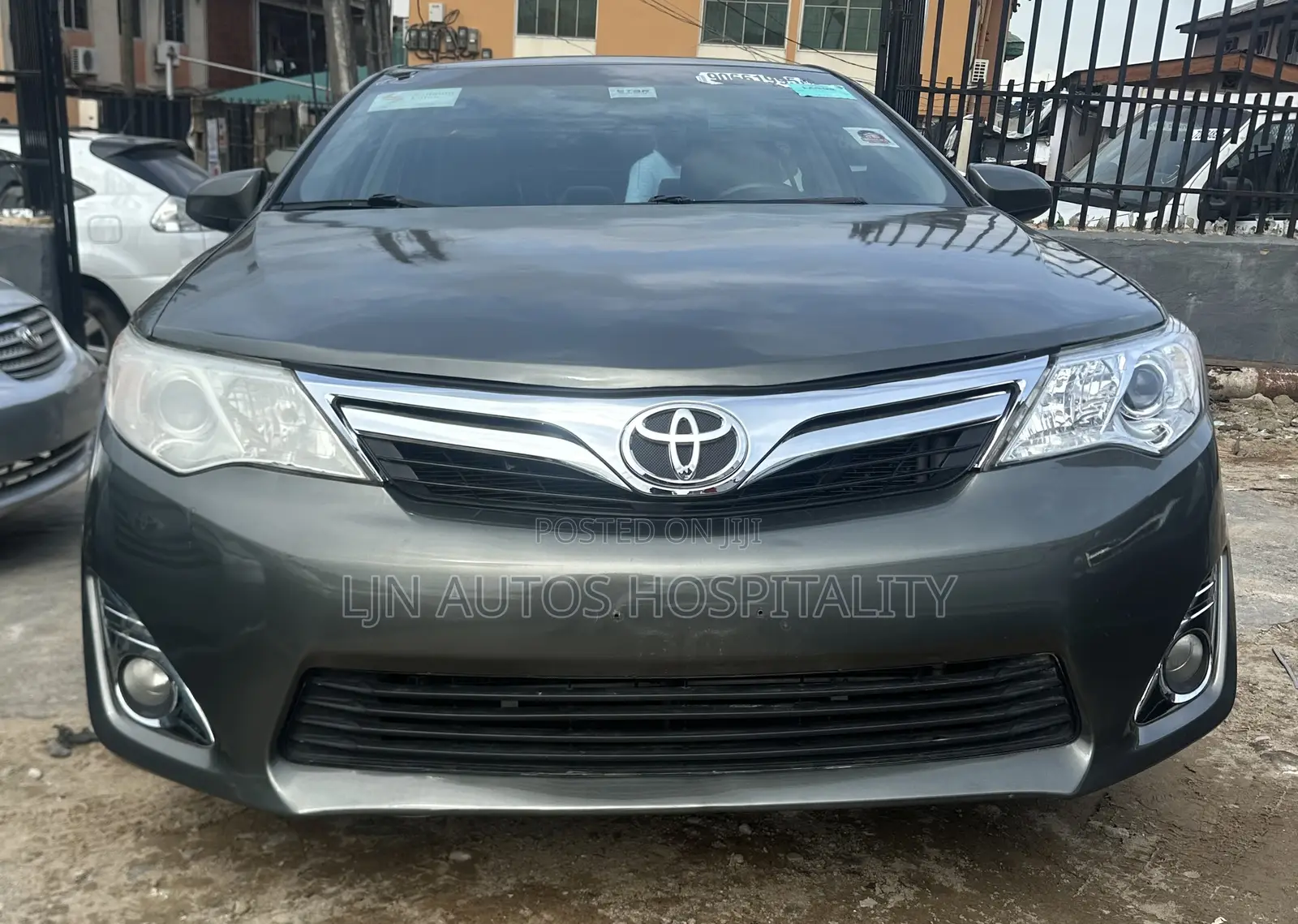 Toyota Camry XLE 4dr Sedan (2.5L 4cyl 6A) 2013 Green