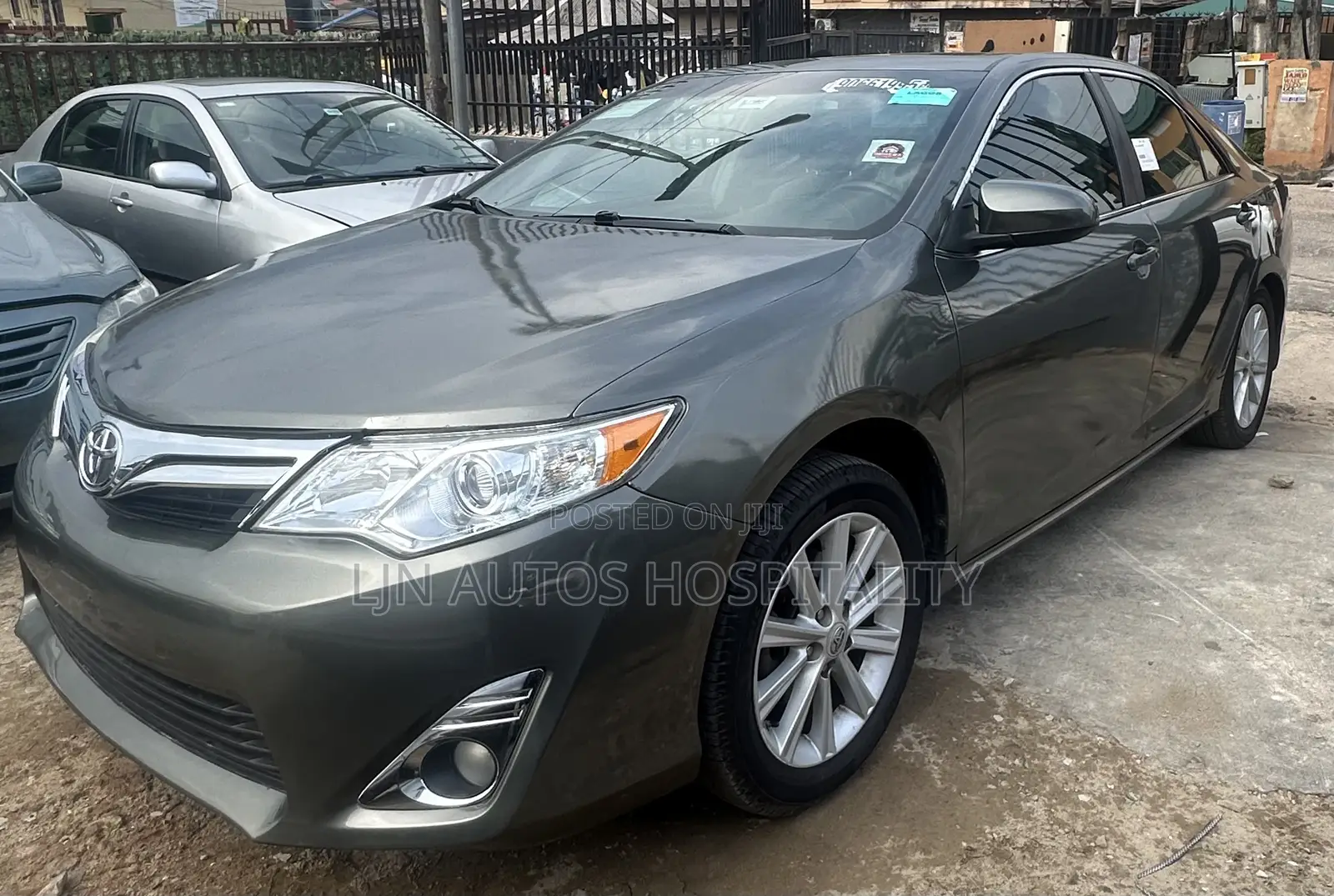 Toyota Camry XLE 4dr Sedan (2.5L 4cyl 6A) 2013 Green