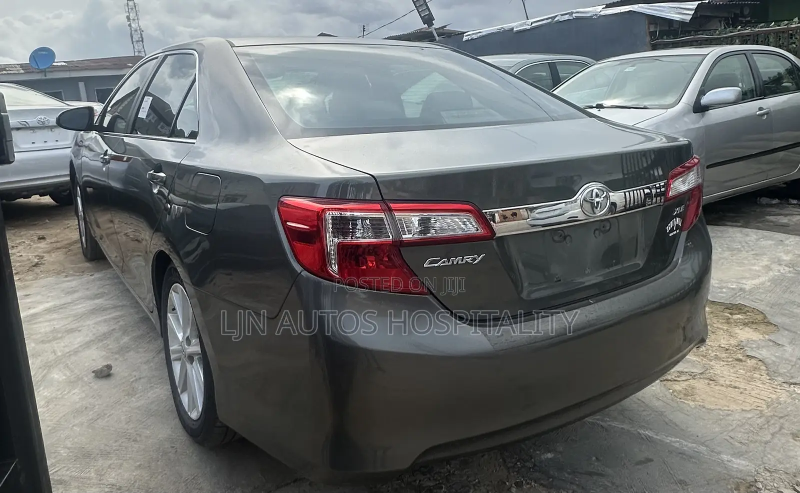 Toyota Camry XLE 4dr Sedan (2.5L 4cyl 6A) 2013 Green