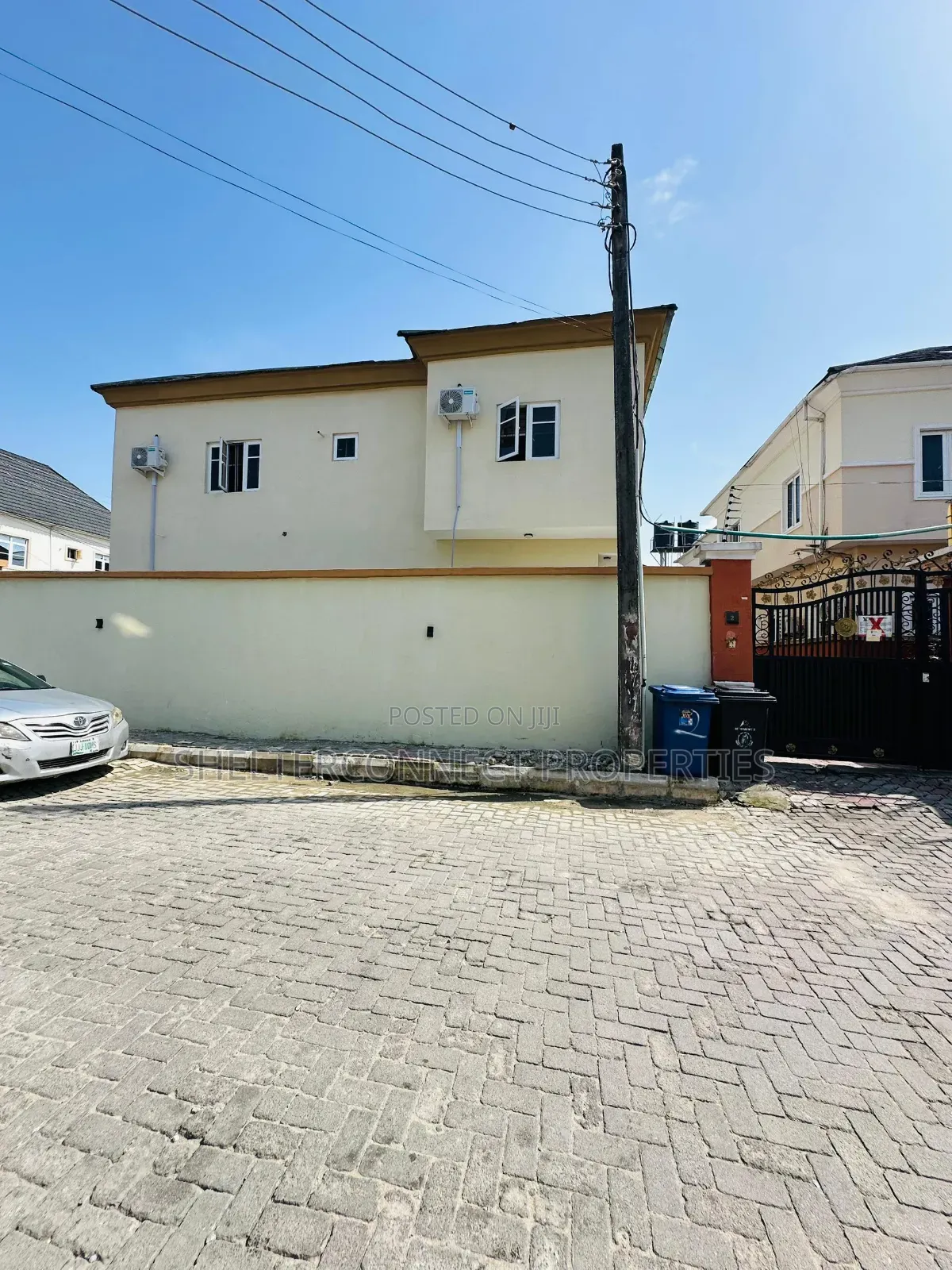 5bdrm Duplex in Chevron for rent