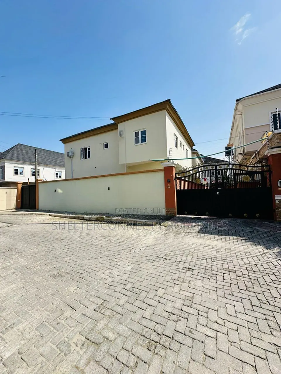5bdrm Duplex in Chevron for rent