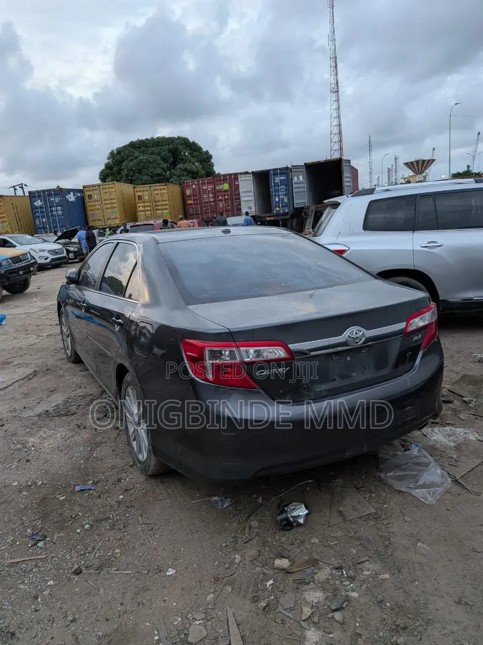 Toyota Camry XLE 4dr Sedan (2.5L 4cyl 6A) 2012 Gray
