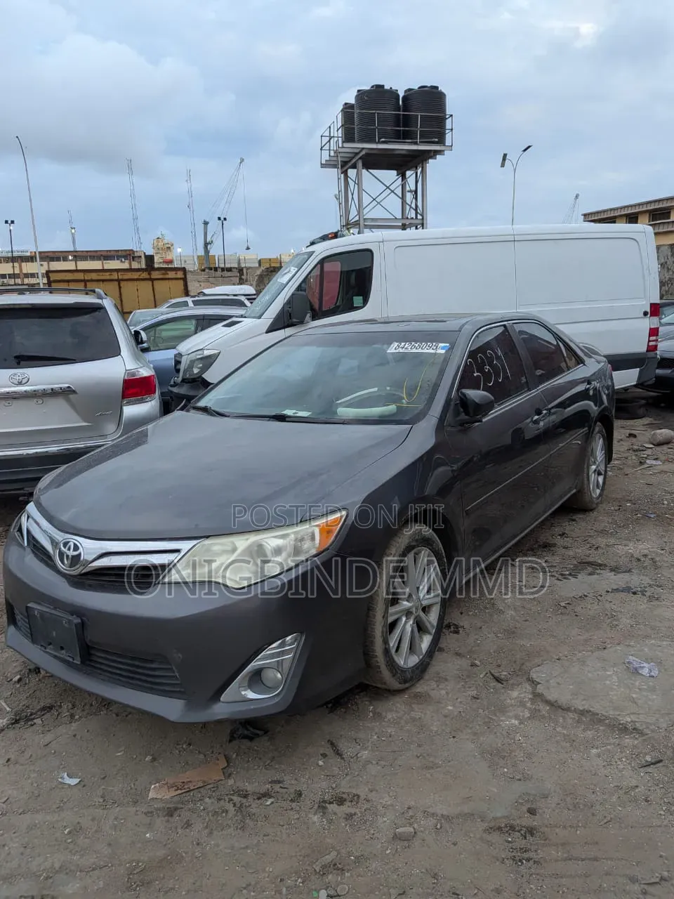 Toyota Camry XLE 4dr Sedan (2.5L 4cyl 6A) 2012 Gray