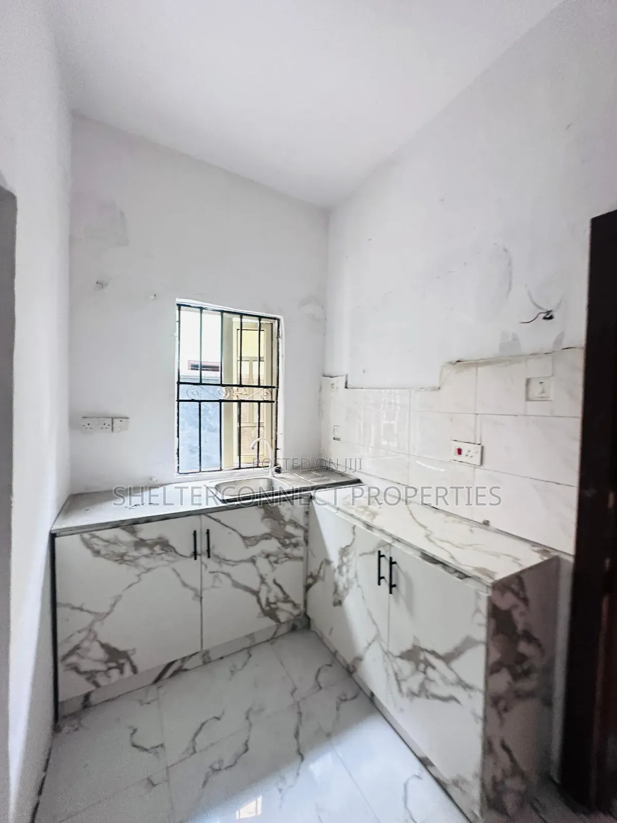 1bdrm Apartment in Lekki Phase 1 for rent