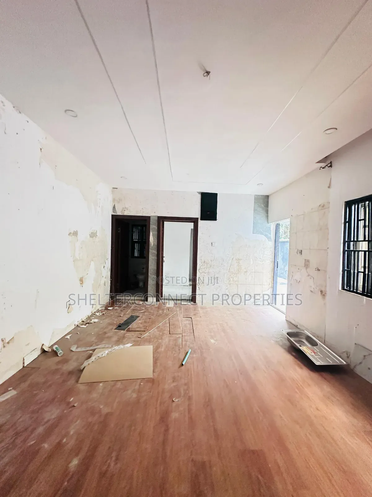 1bdrm Apartment in Lekki Phase 1 for rent