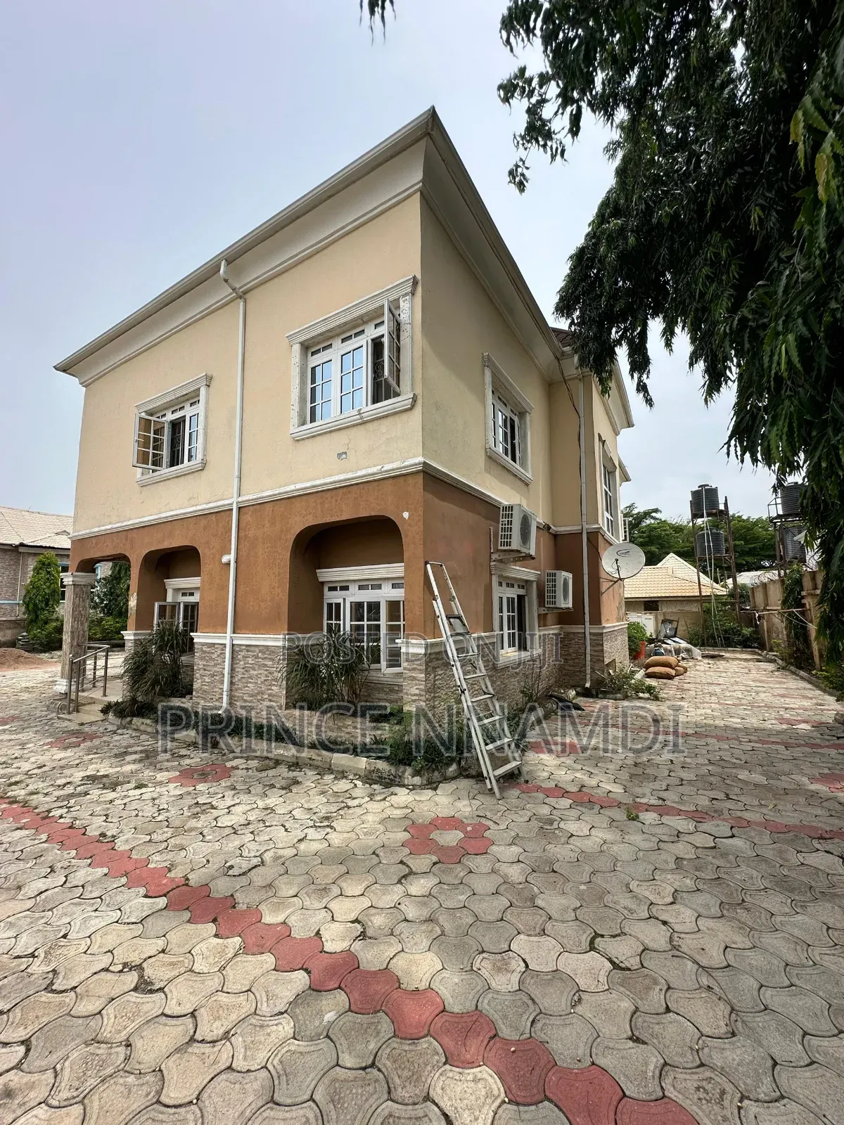4bdrm Duplex in 64 Crescent Gwarimpa, Life Camp for sale