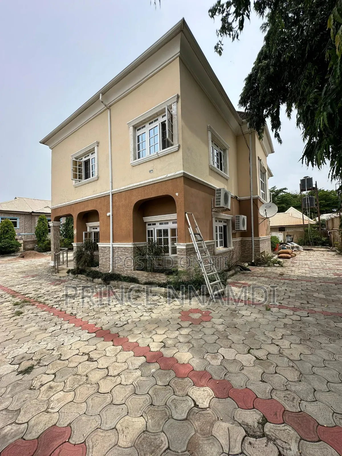 4bdrm Duplex in 64 Crescent Gwarimpa, Life Camp for sale