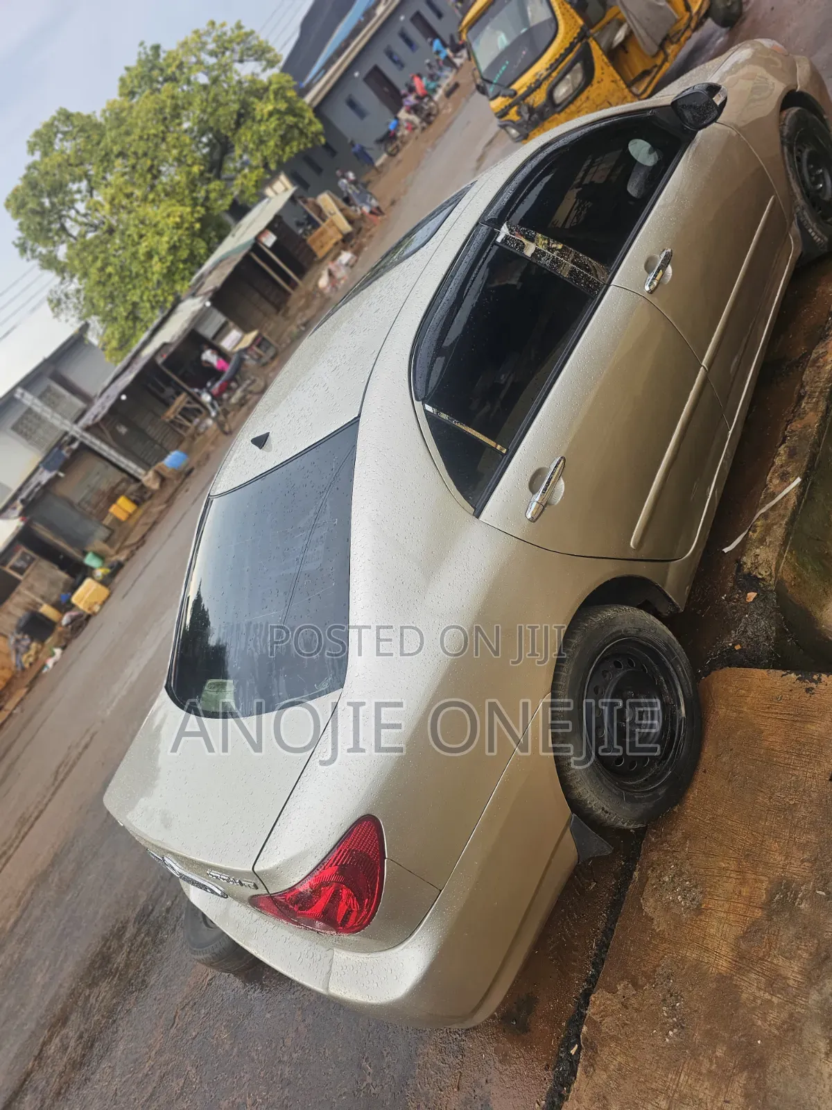 Toyota Corolla LE 2006 Gold