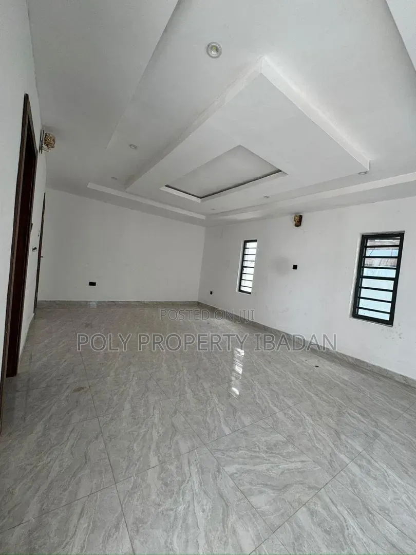 4bdrm Duplex in Agodi Gra, Akobo for rent