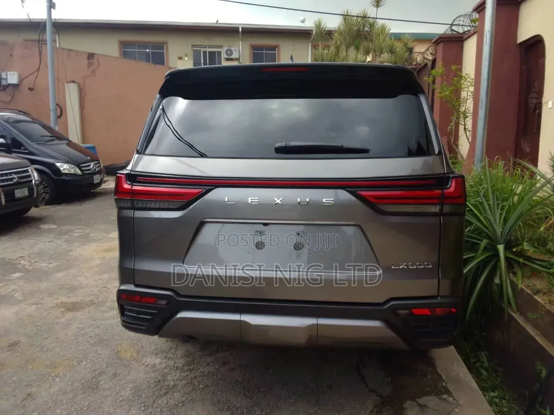 Lexus LX 600 2023 Gray