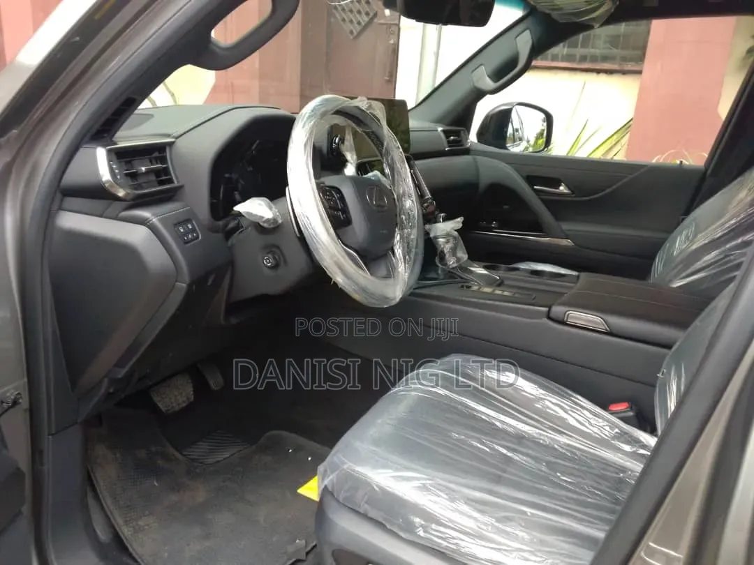 Lexus LX 600 2023 Gray