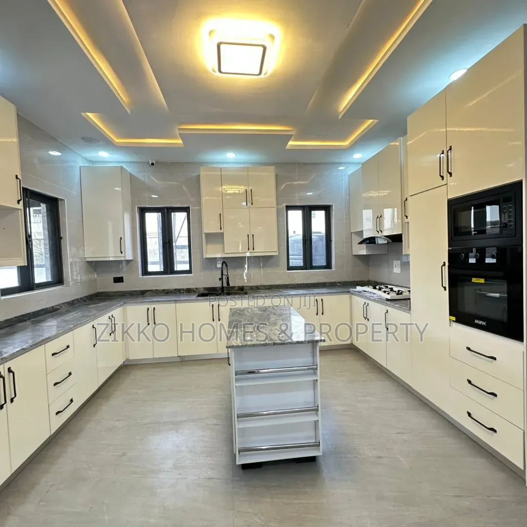 4bdrm Duplex in Osapa London for sale