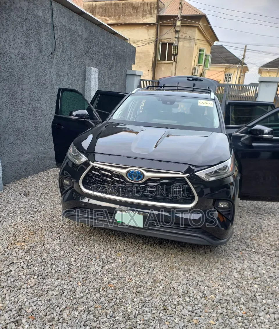 Toyota Highlander Platinum AWD 2024 Black