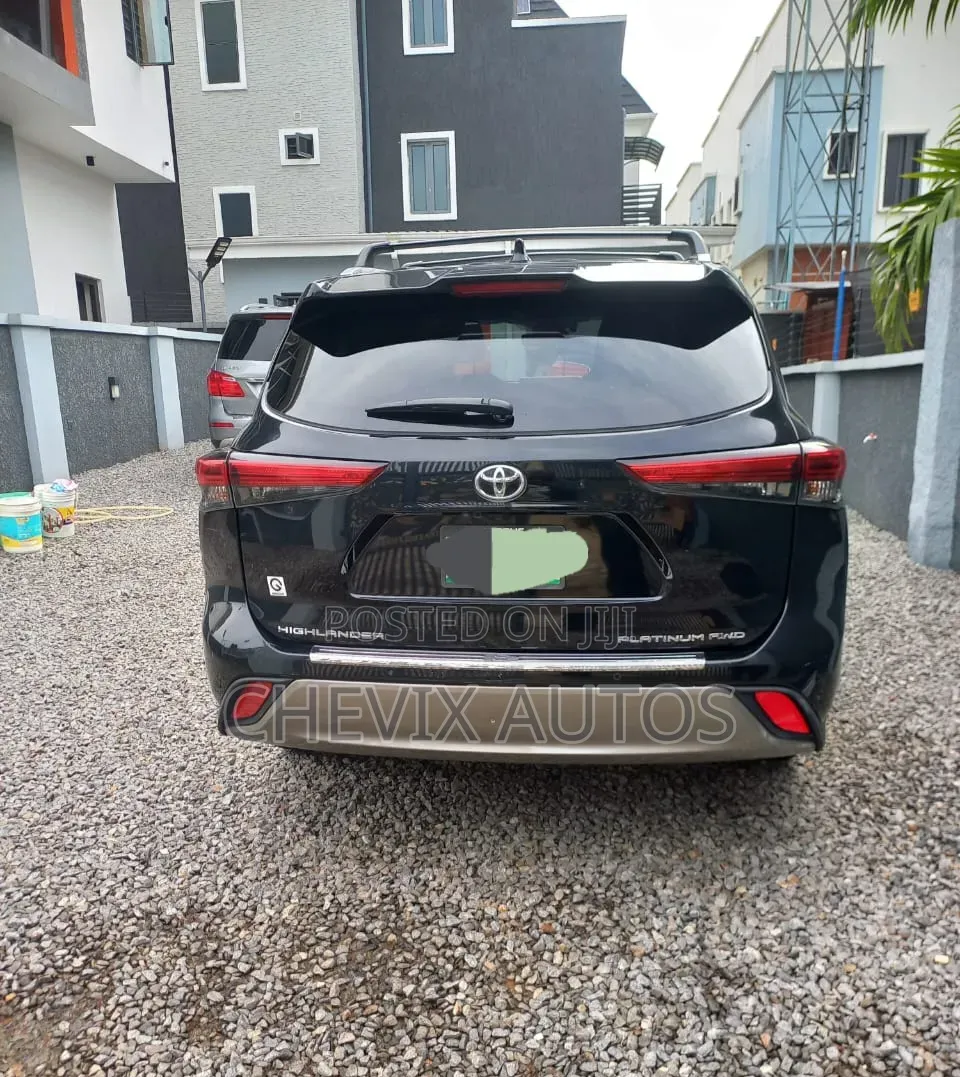Toyota Highlander Platinum AWD 2024 Black