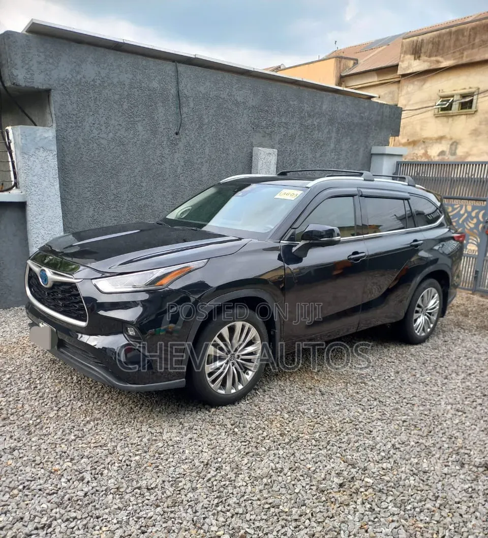 Toyota Highlander Platinum AWD 2024 Black