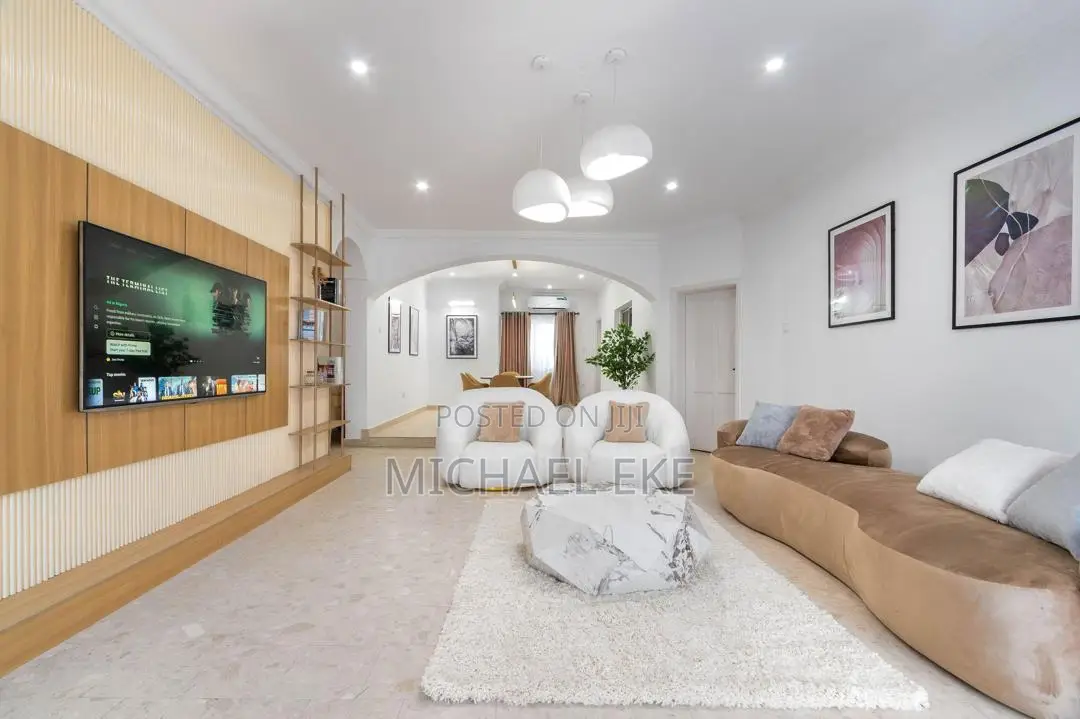 Waterfront 4 Bedroom Apartment